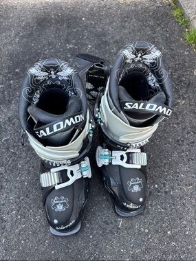 Women’s Salomon Poison Black and White Alpine Ski Boots with Liners, 23.5/6.5-7